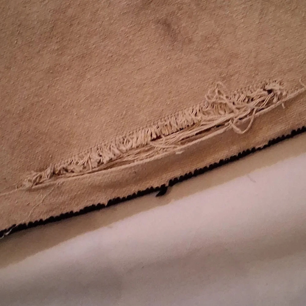 Crate & Barrel (#1) Woodland Handhooked rug- 24 x 36 inches